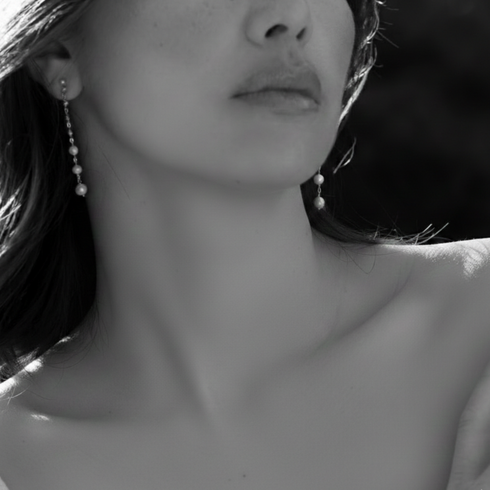 Alternative view of Boucles d oreilles argent dorée cascade de perle naturelle blanche