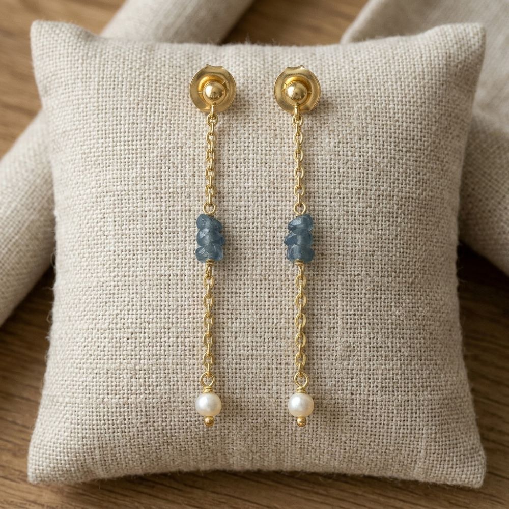 Alternative view of Boucles d oreilles argent doré pierres précieuses saphir véritable et perle naturelle blanche