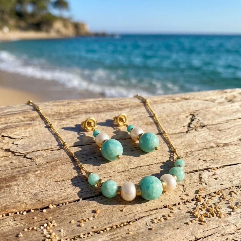 Alternative view of Boucles d'Oreilles Pendantes "Éclat Nocturne" en Argent Doré, Perle naturelle et amazonite