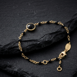 BRD216 Bracelet argent doré perles naturelles spinelle noire et médaillon 3