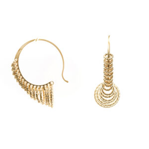 Boucles d'Oreilles Créoles Sculpturales Argent Doré Finition Diamantée Éclat Moderne 3