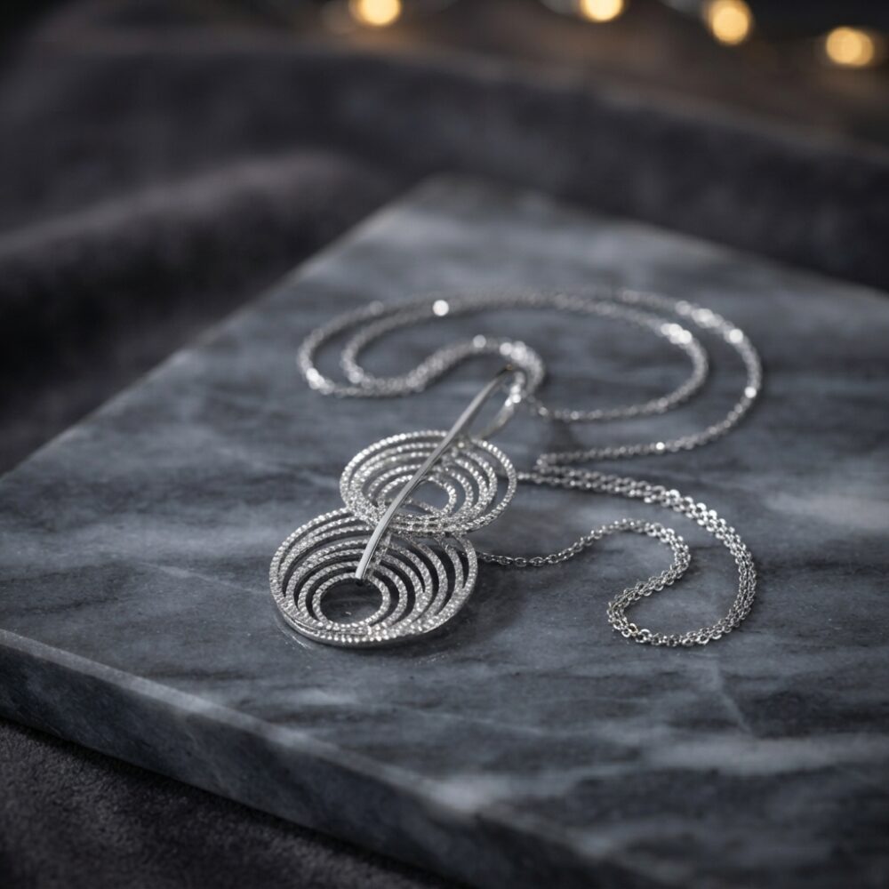 Alternative view of Collier Pendentif Cercles Entrelacés Rhodié en Argent 925 Finition Diamantée