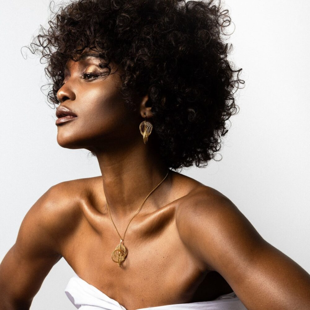 Alternative view of Collier argent doré diamanté spirale vertigo