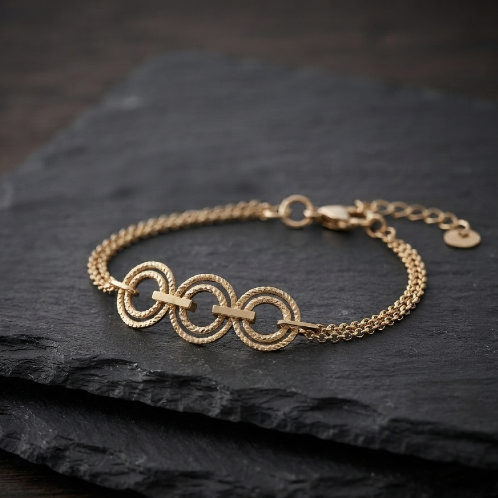 Alternative view of Bracelet argent doré doubles chaines cercles diamantés