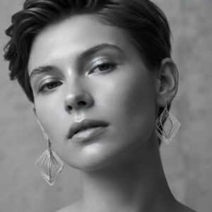 Boucles d'oreilles argent doré diamanté forme carré 4