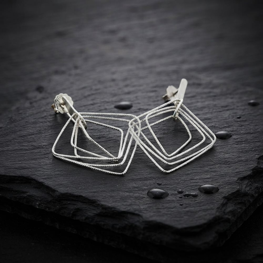 Alternative view of Boucles d'oreilles argent rhodié diamanté forme carré