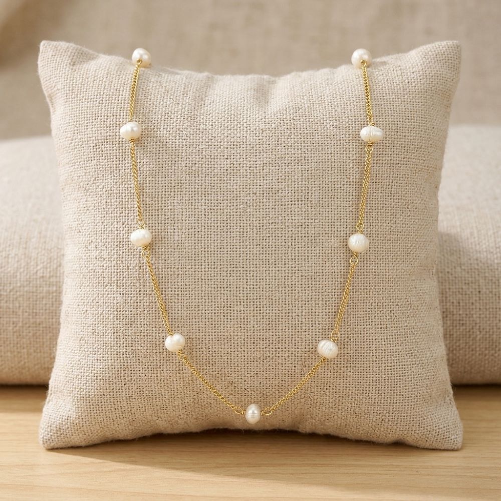 Alternative view of Collier argent doré chaine et perles naturelles blanches