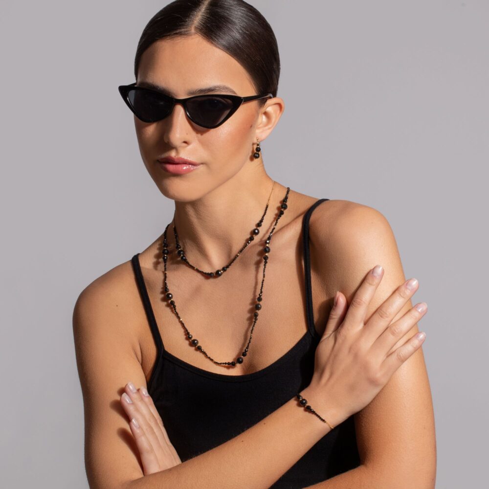 Alternative view of Collier argent doré long cascade de perle naturelle spinelle noire