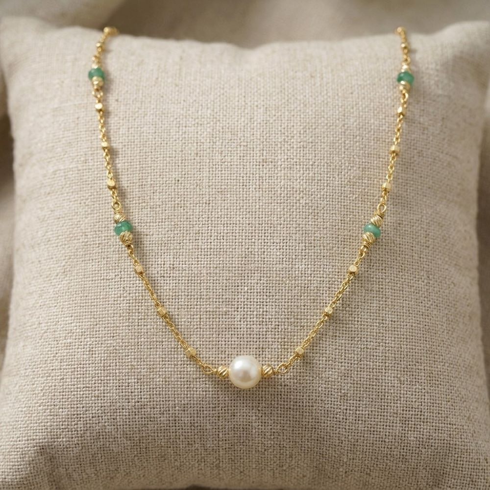 Alternative view of Collier argent doré pierres précieuses émeraude véritable et perle naturelle blanche