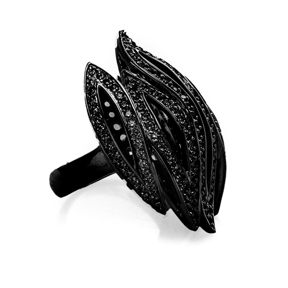 Sulphurous silver ring set with black 2