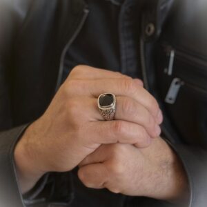 Bague en argent homme écaille pierre noire onyx 6