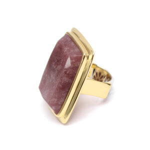 bague-rectangle-en-argent-dore-et-pierre-naturelle-quartz-fraise Bague à volume rectangle en argent doré et pierre naturelle quartz fraise 6