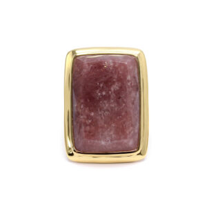 bague-rectangle-en-argent-dore-et-pierre-naturelle-quartz-fraise Bague à volume rectangle en argent doré et pierre naturelle quartz fraise 4