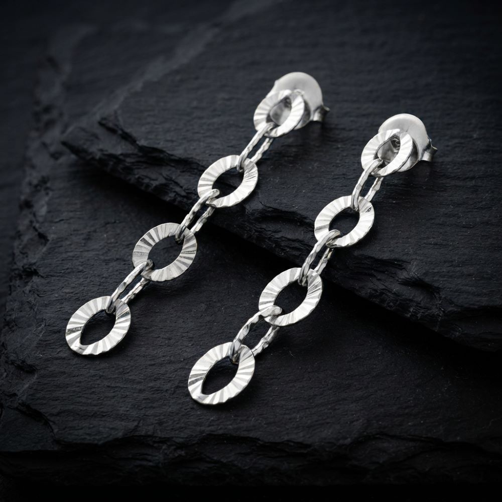 Alternative view of Boucles d oreilles argent rhodié maillons diamantés