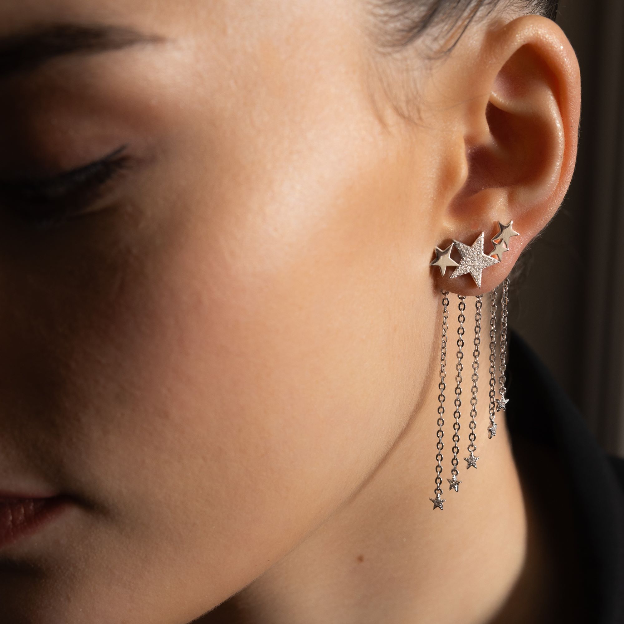 boucles-d-oreilles-pluie-d-etoiles-argent-rhodie-serties-zirconium-blanc Boucles d'oreilles pluie d étoiles argent rhodié serties zirconium blanc 2