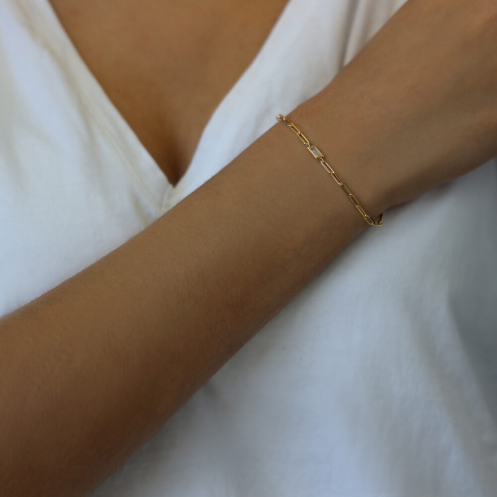 Chain bracelet in silver white moonstone golden 2