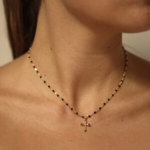 Collier argent rhodié croix et pierres naturelles onyx rouge 4