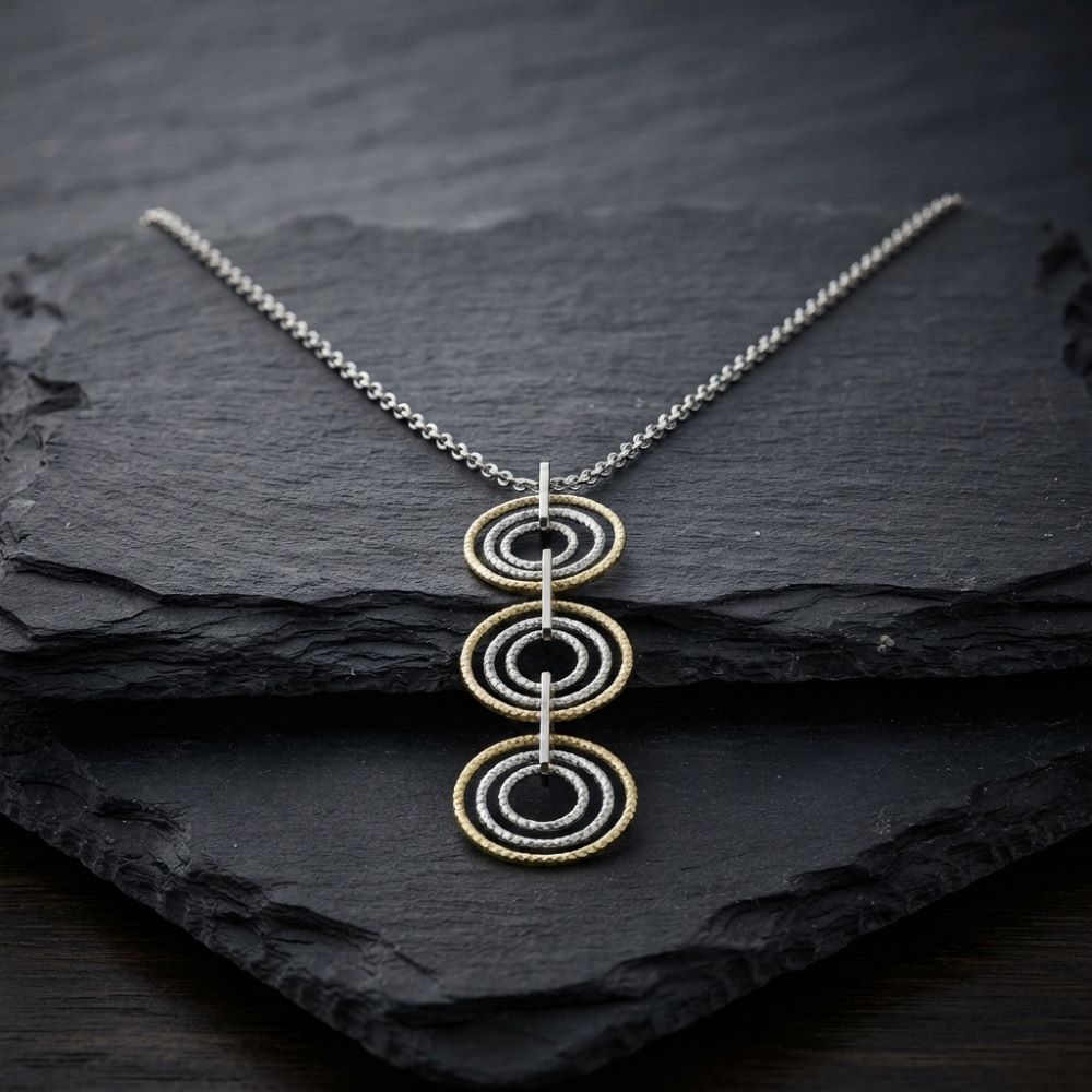 Alternative view of Collier Pendentif Anneaux superposés Bicolore Argent et Doré