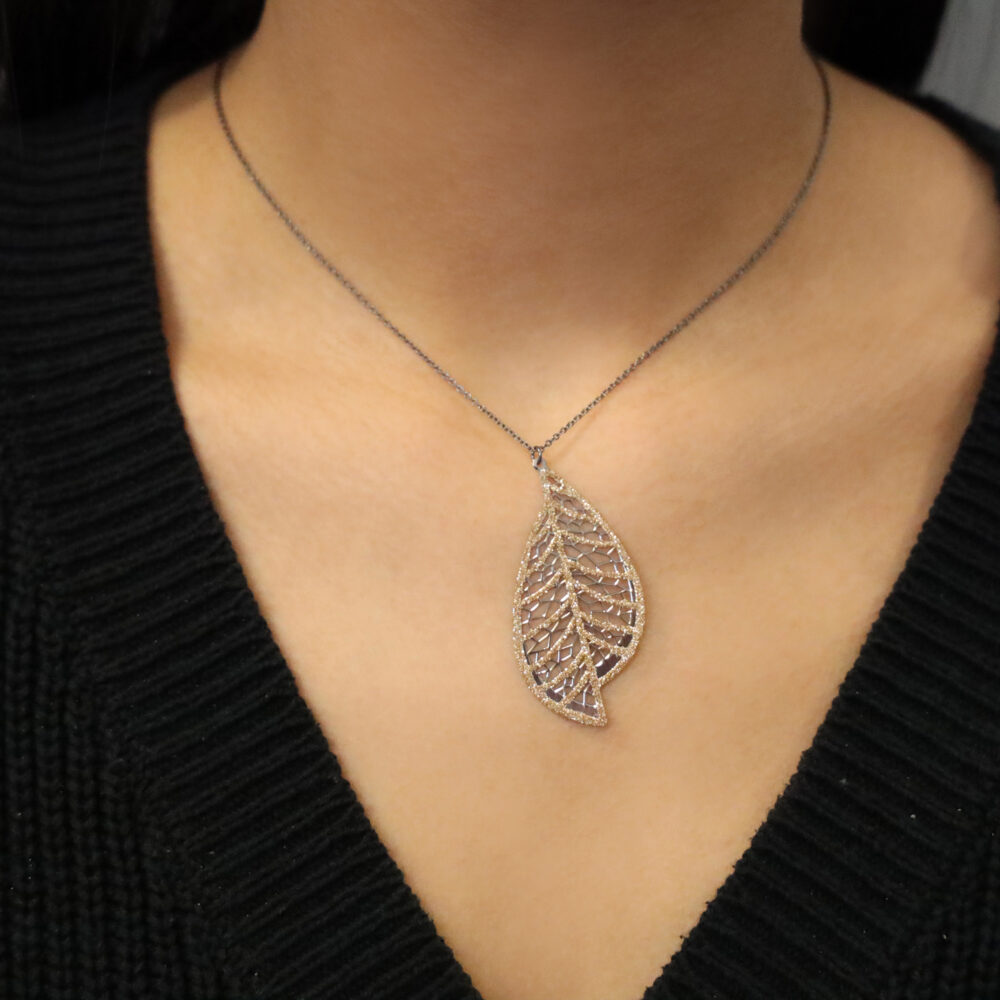Two-tone laurel leaf silver necklace 2