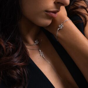 collier-cravate-argent-rhodie-serpent-sertie-de-zirconium-blanc Collier cravate argent rhodié serpent sertie de zirconium blanc 4